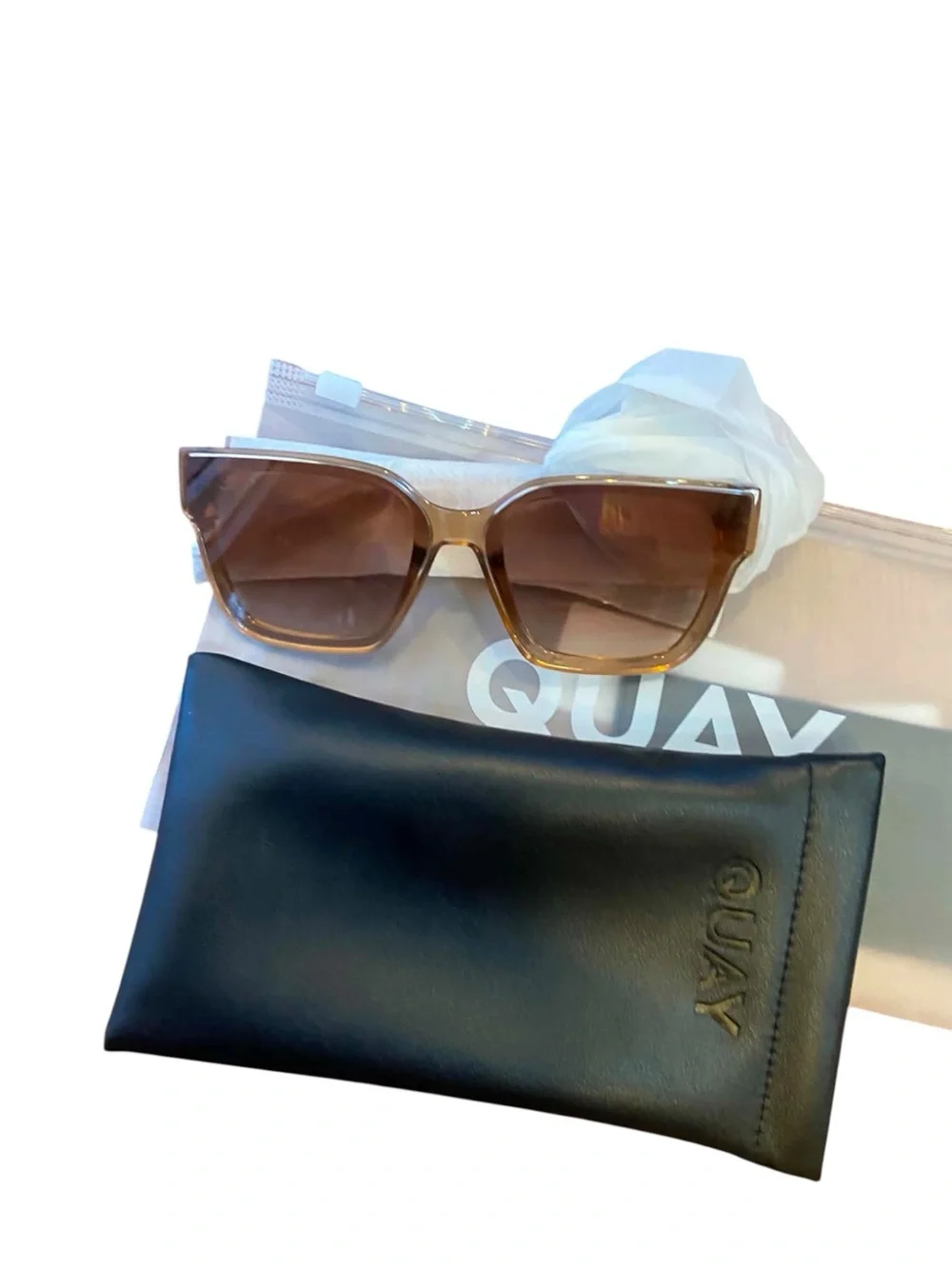 NWT Quay Sunglasses Tan